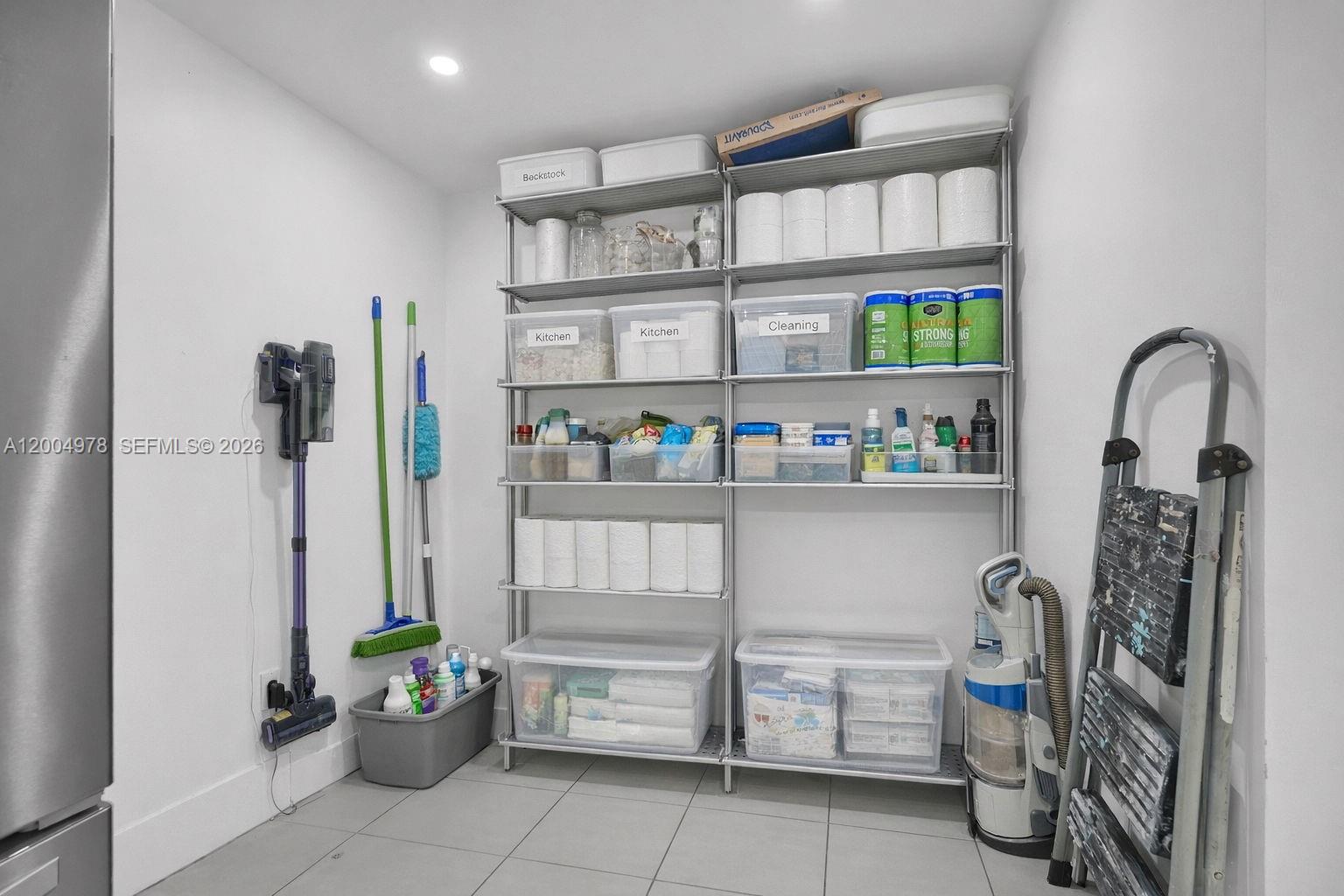 WEITZER SHAUNA MEADOWS SE - Residential