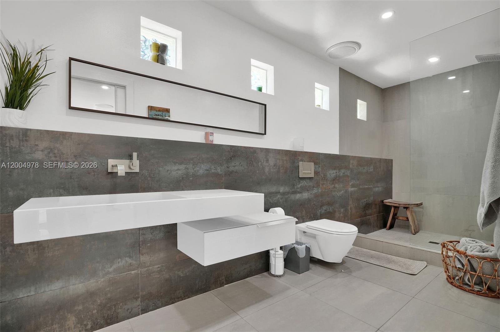 WEITZER SHAUNA MEADOWS SE - Residential