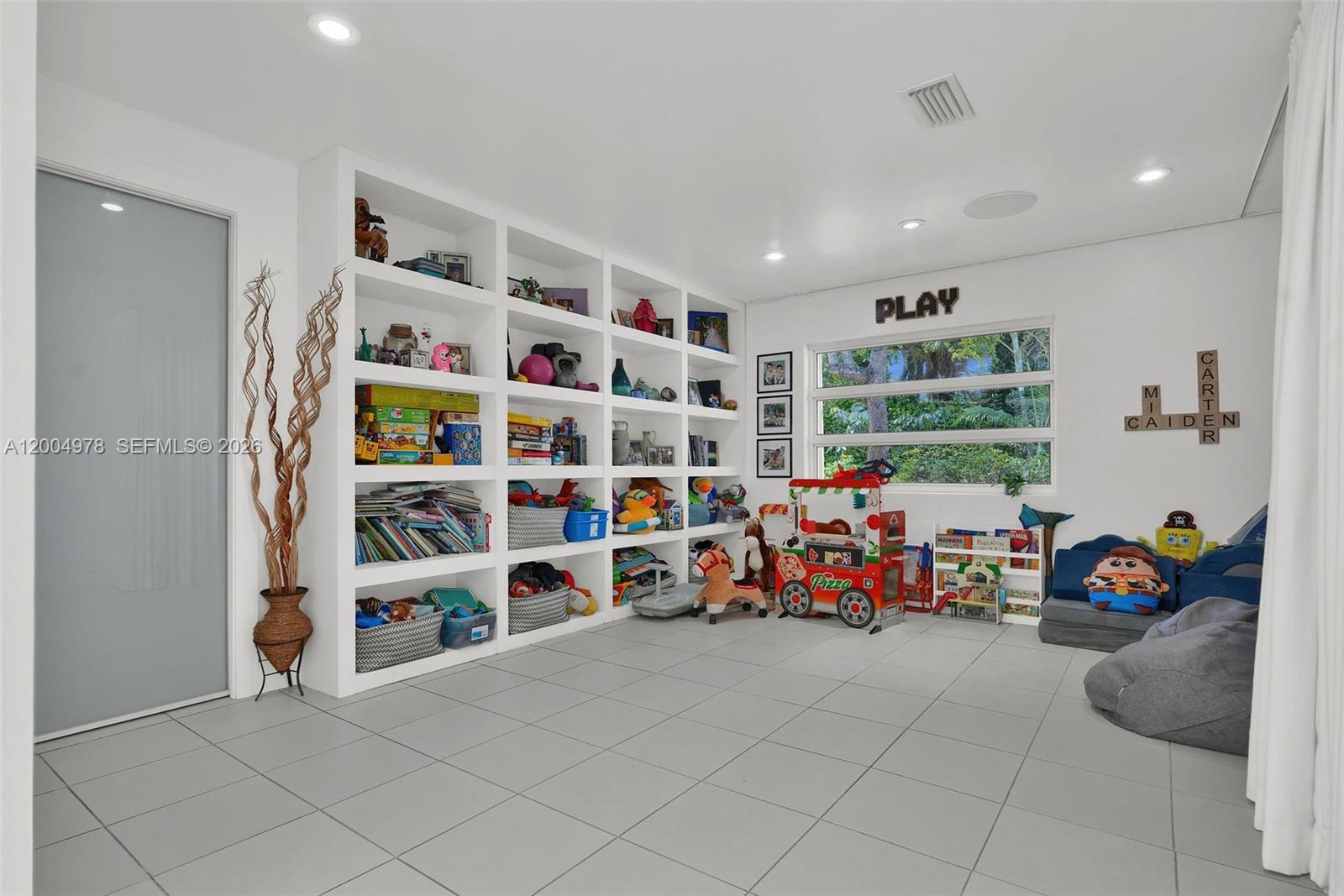 WEITZER SHAUNA MEADOWS SE - Residential