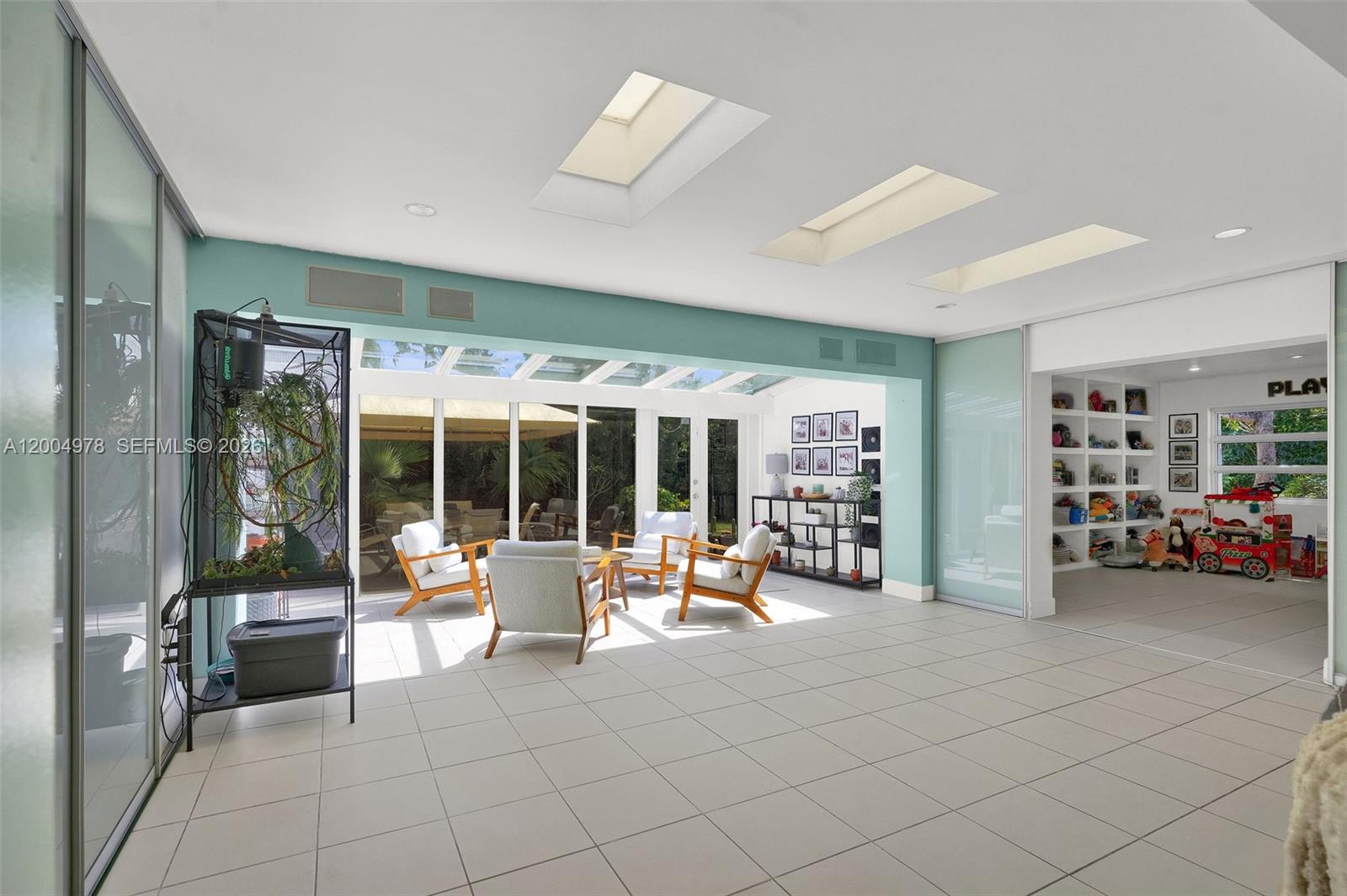 WEITZER SHAUNA MEADOWS SE - Residential