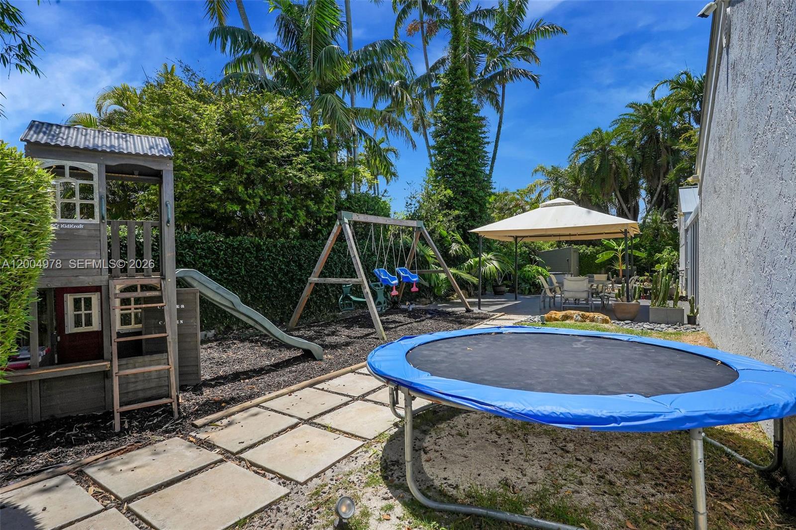 WEITZER SHAUNA MEADOWS SE - Residential