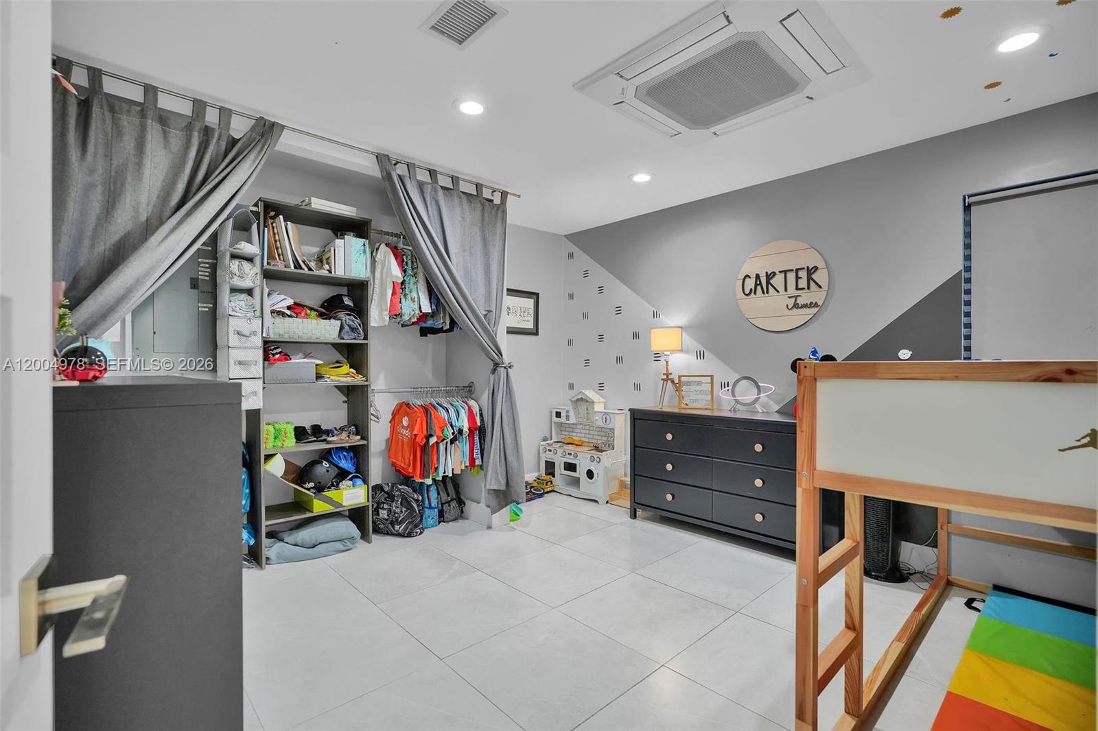 WEITZER SHAUNA MEADOWS SE - Residential