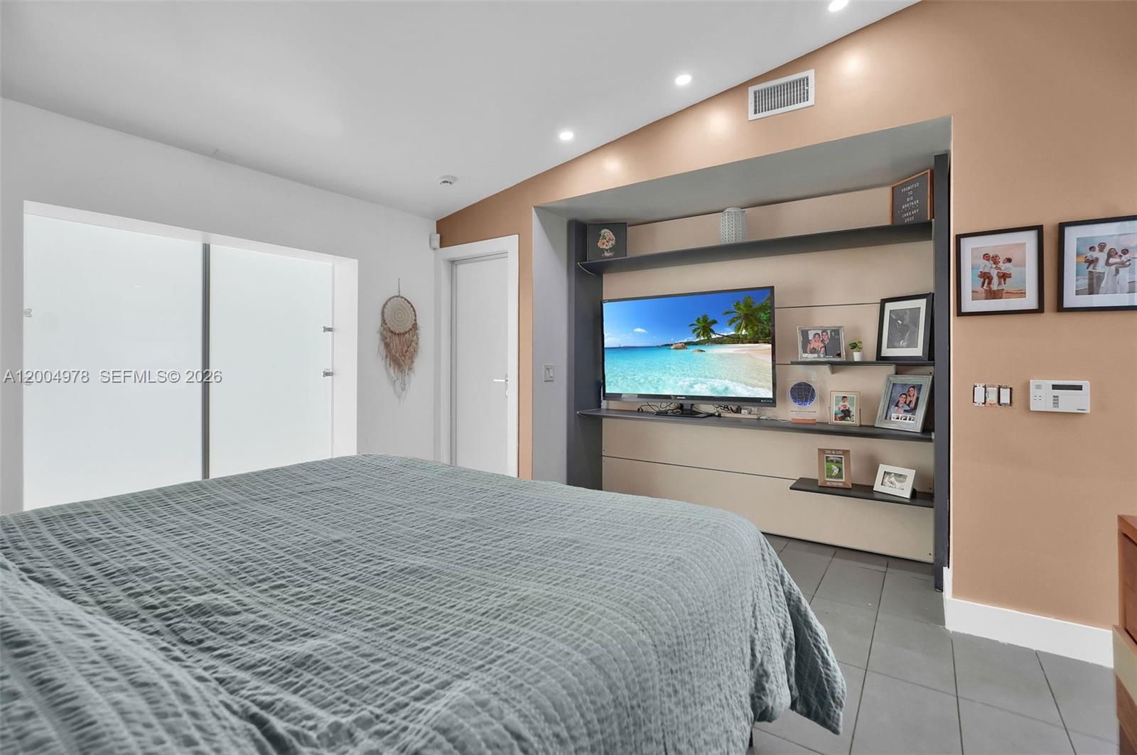 WEITZER SHAUNA MEADOWS SE - Residential