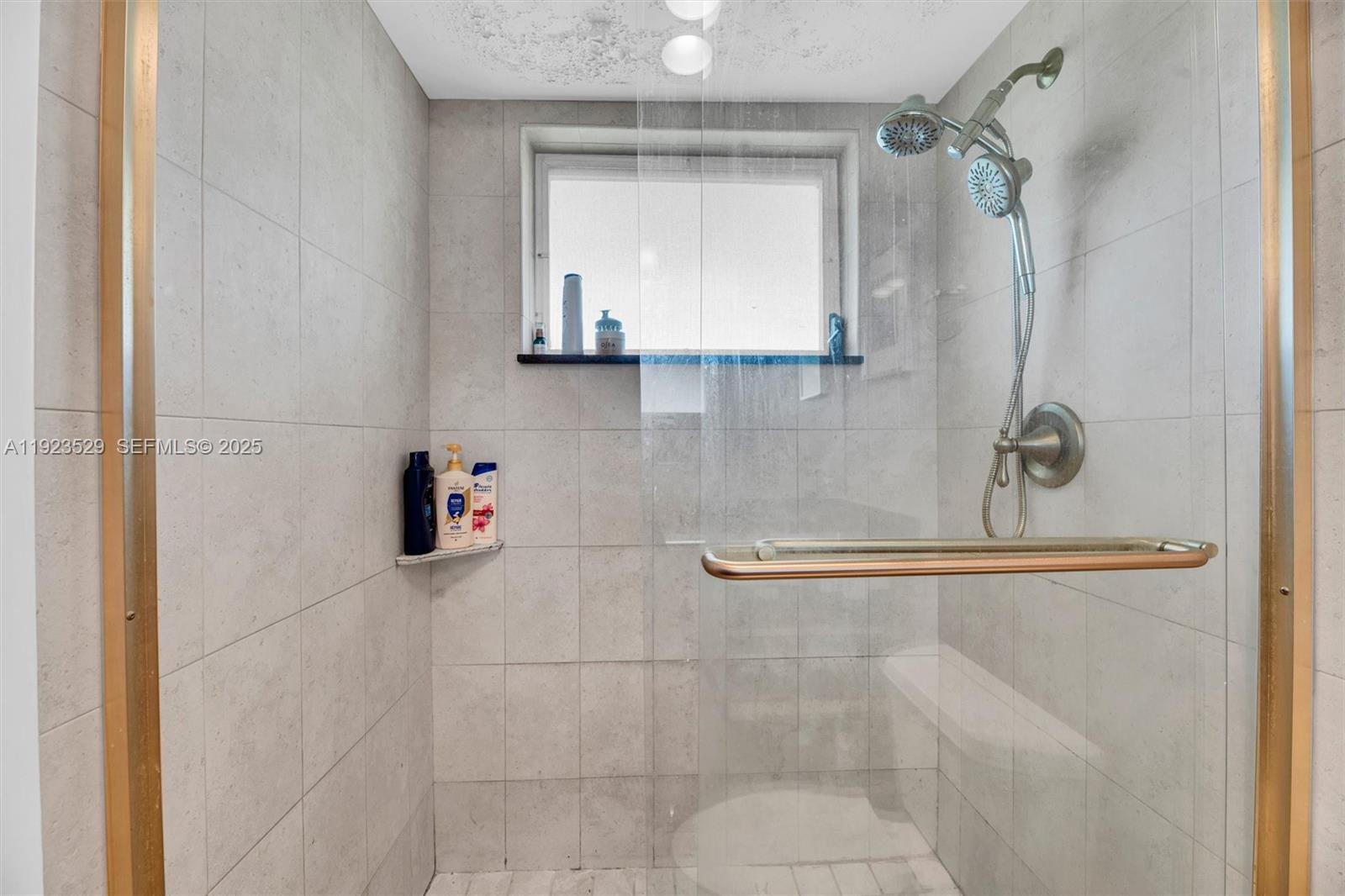 GATEWAY ARMS CONDO - Residential Lease