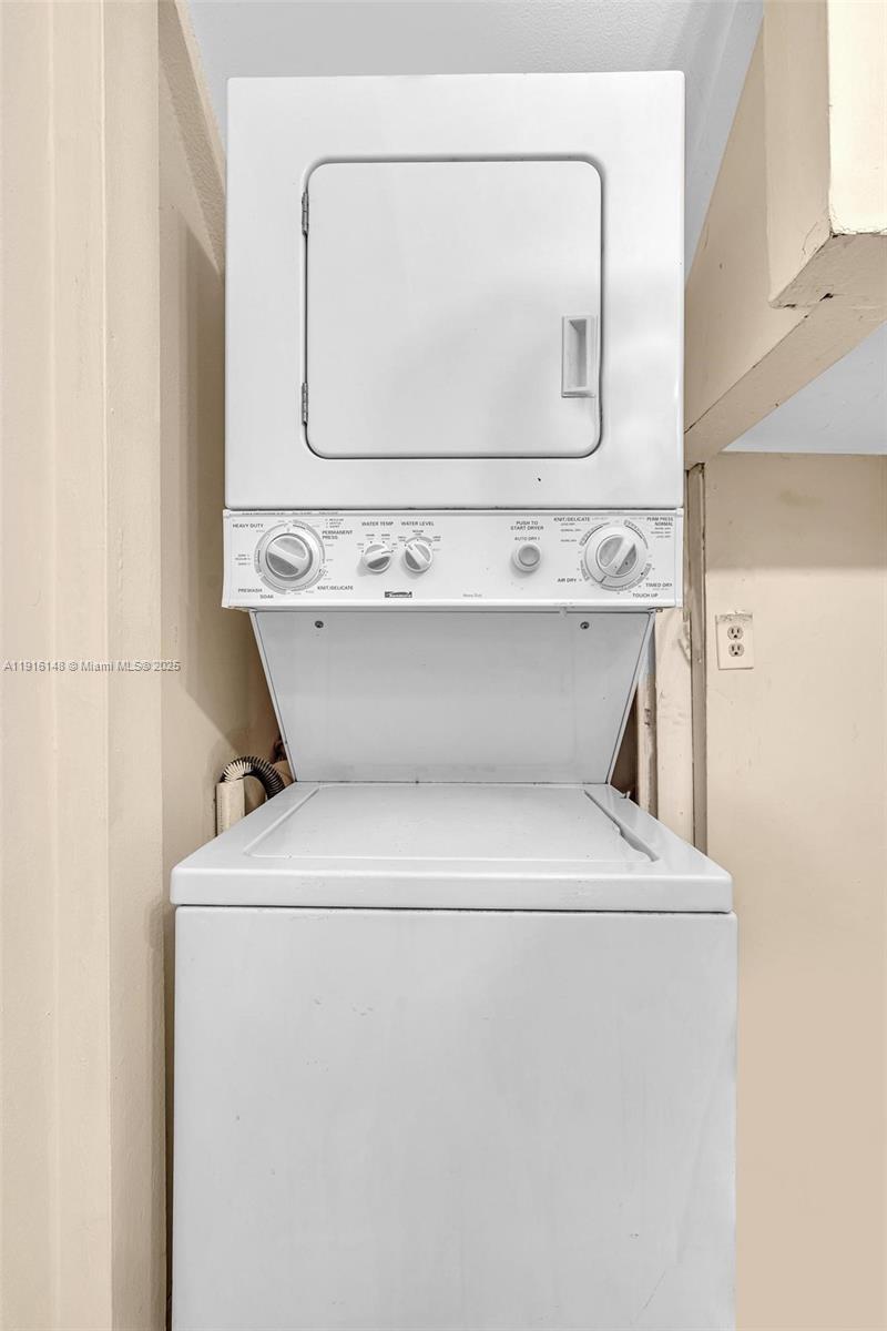 ROYAL OAKS TOWNHOUSE 5 CO - Residential