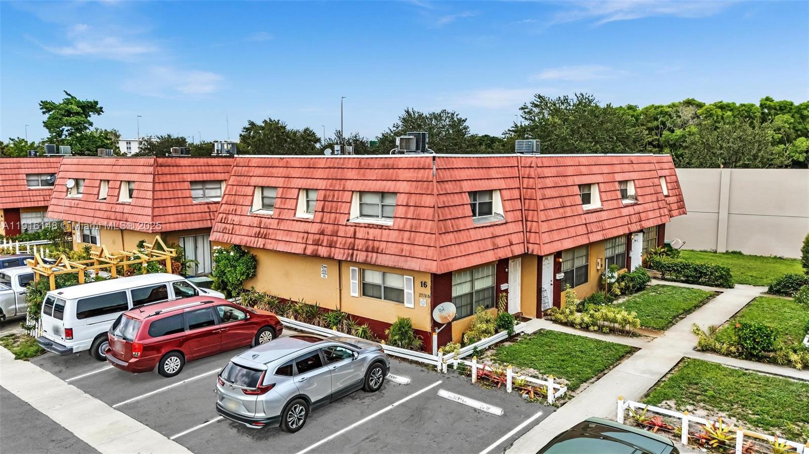 ROYAL OAKS TOWNHOUSE 5 CO - Residential