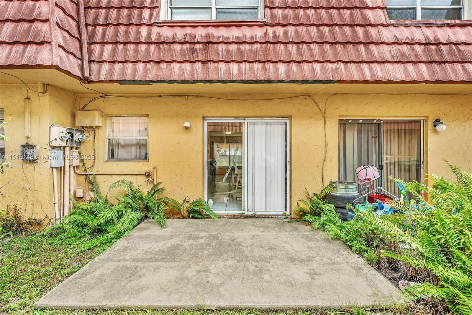 ROYAL OAKS TOWNHOUSE 5 CO - Residential