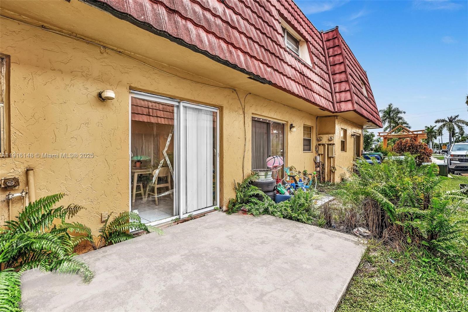 ROYAL OAKS TOWNHOUSE 5 CO - Residential