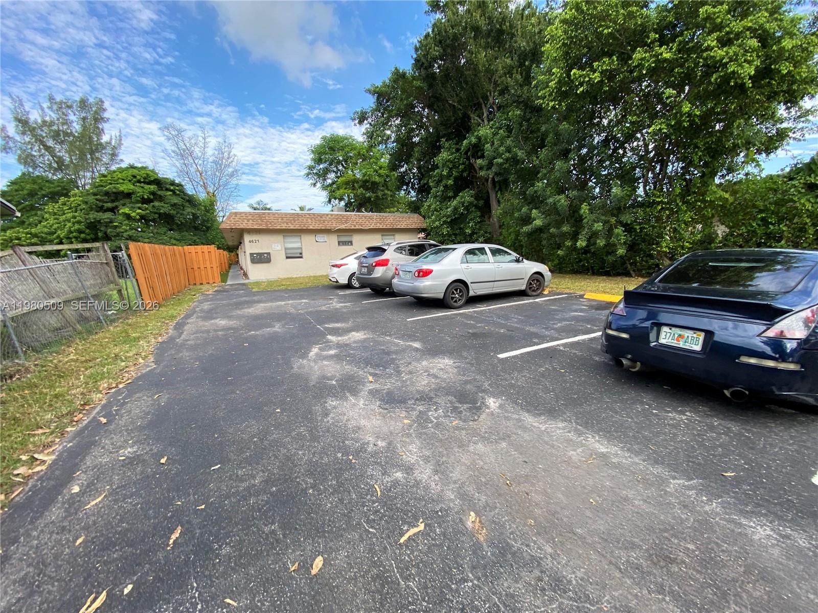 FIRST ADDITION TO CANAL G - Residential Lease