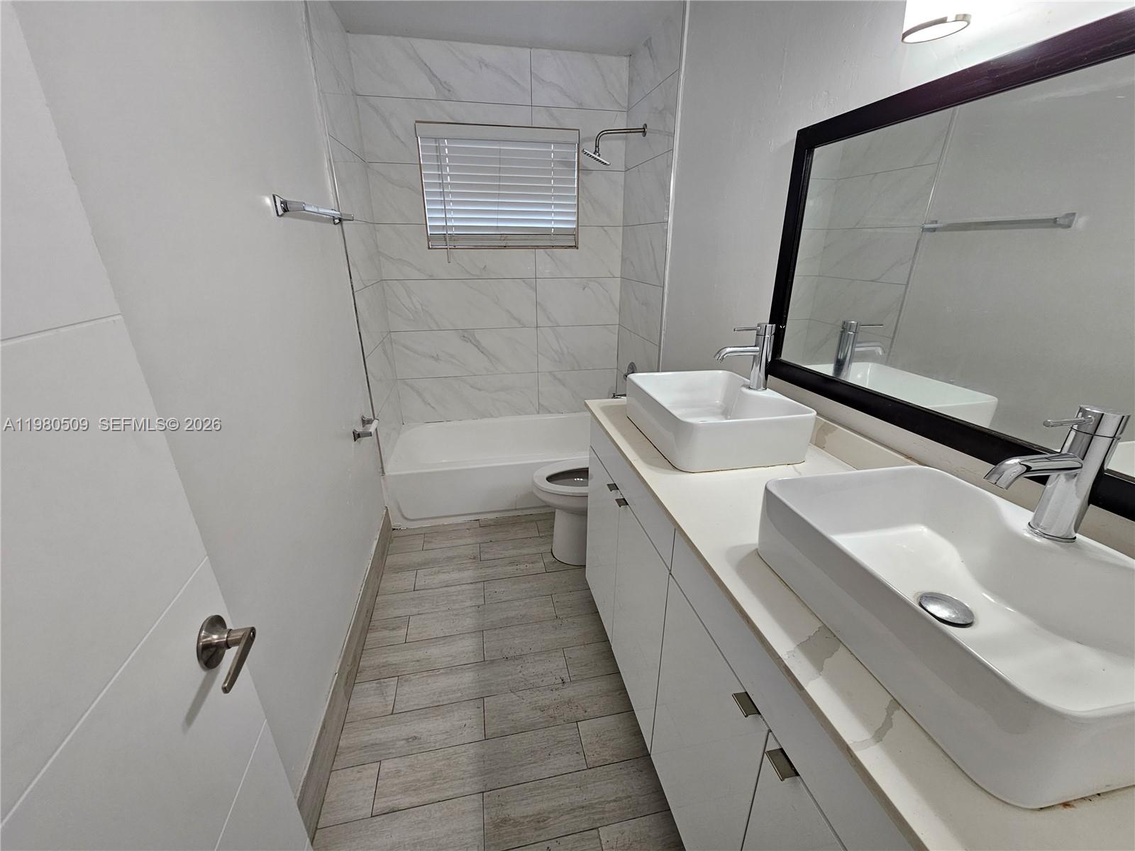 FIRST ADDITION TO CANAL G - Residential Lease