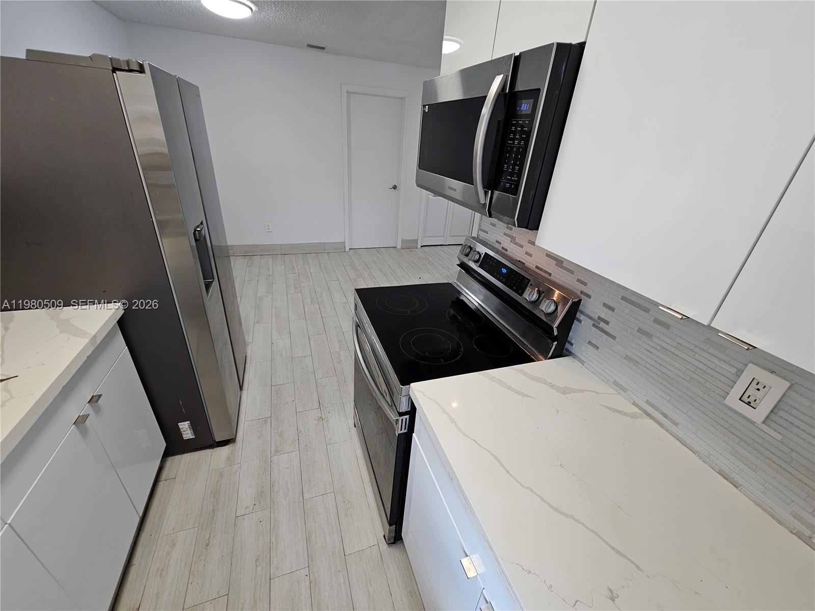 FIRST ADDITION TO CANAL G - Residential Lease