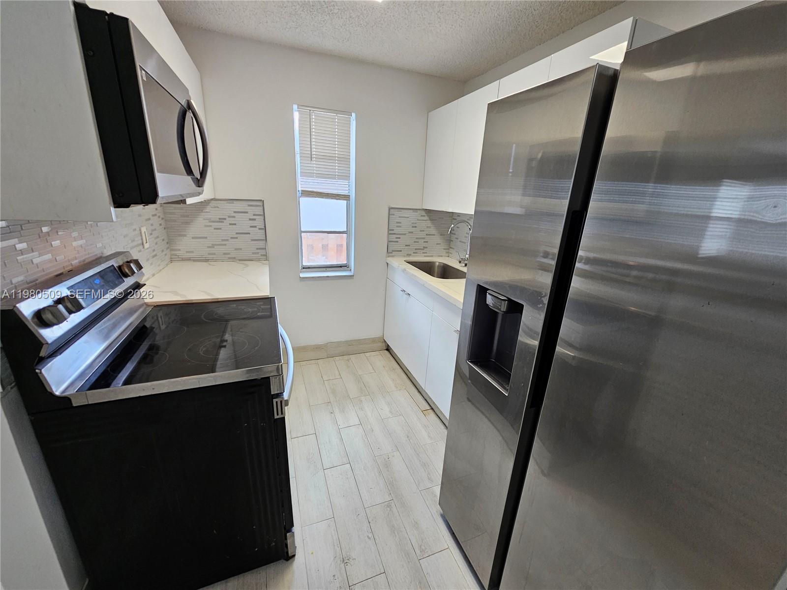 FIRST ADDITION TO CANAL G - Residential Lease