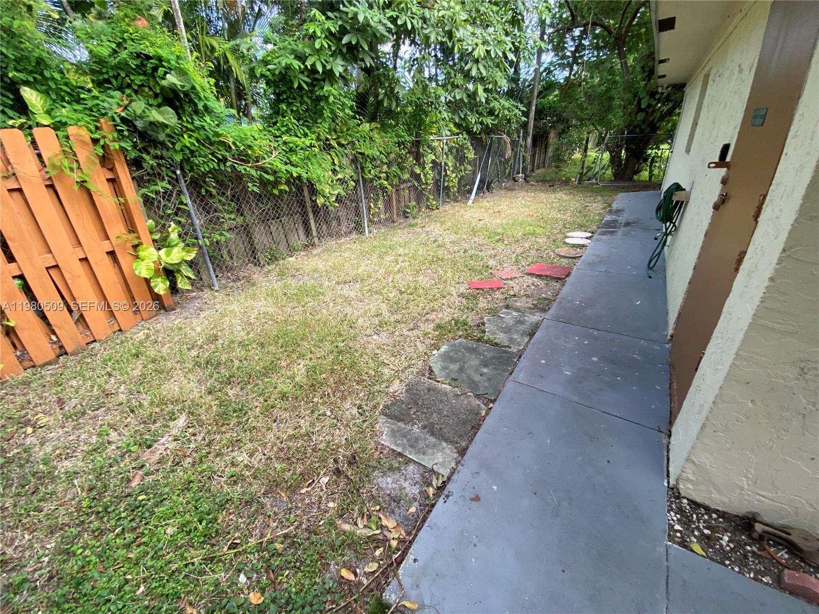 FIRST ADDITION TO CANAL G - Residential Lease