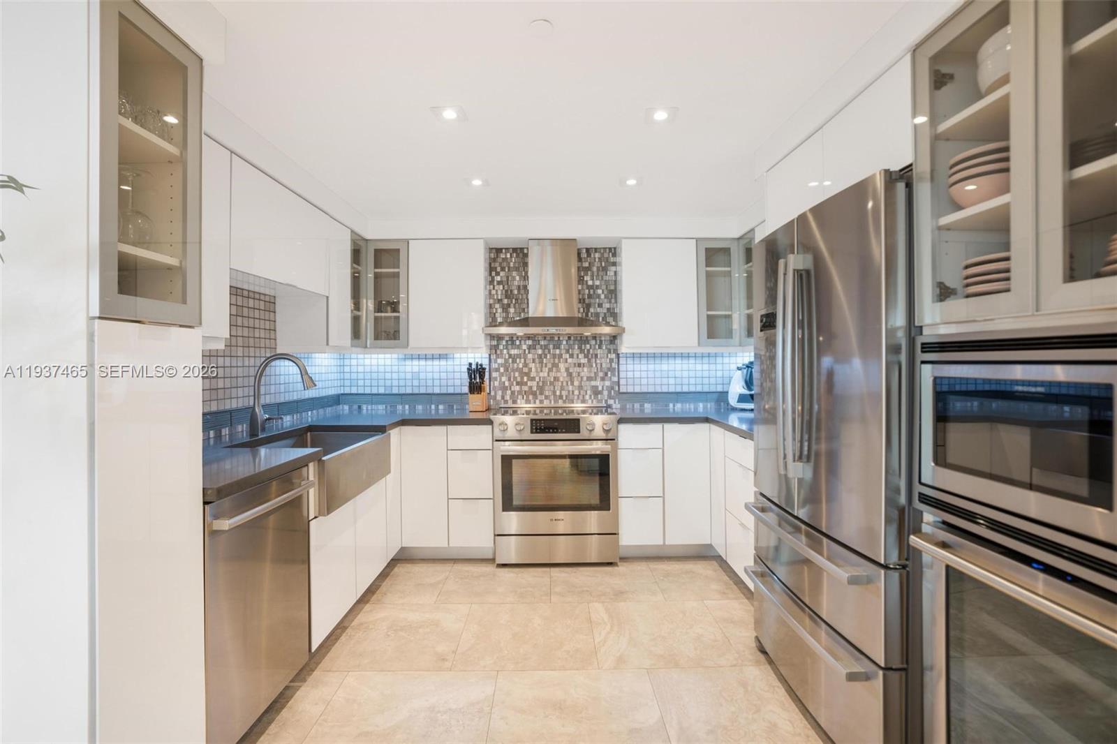 THE ALEXANDER CONDO - Residential