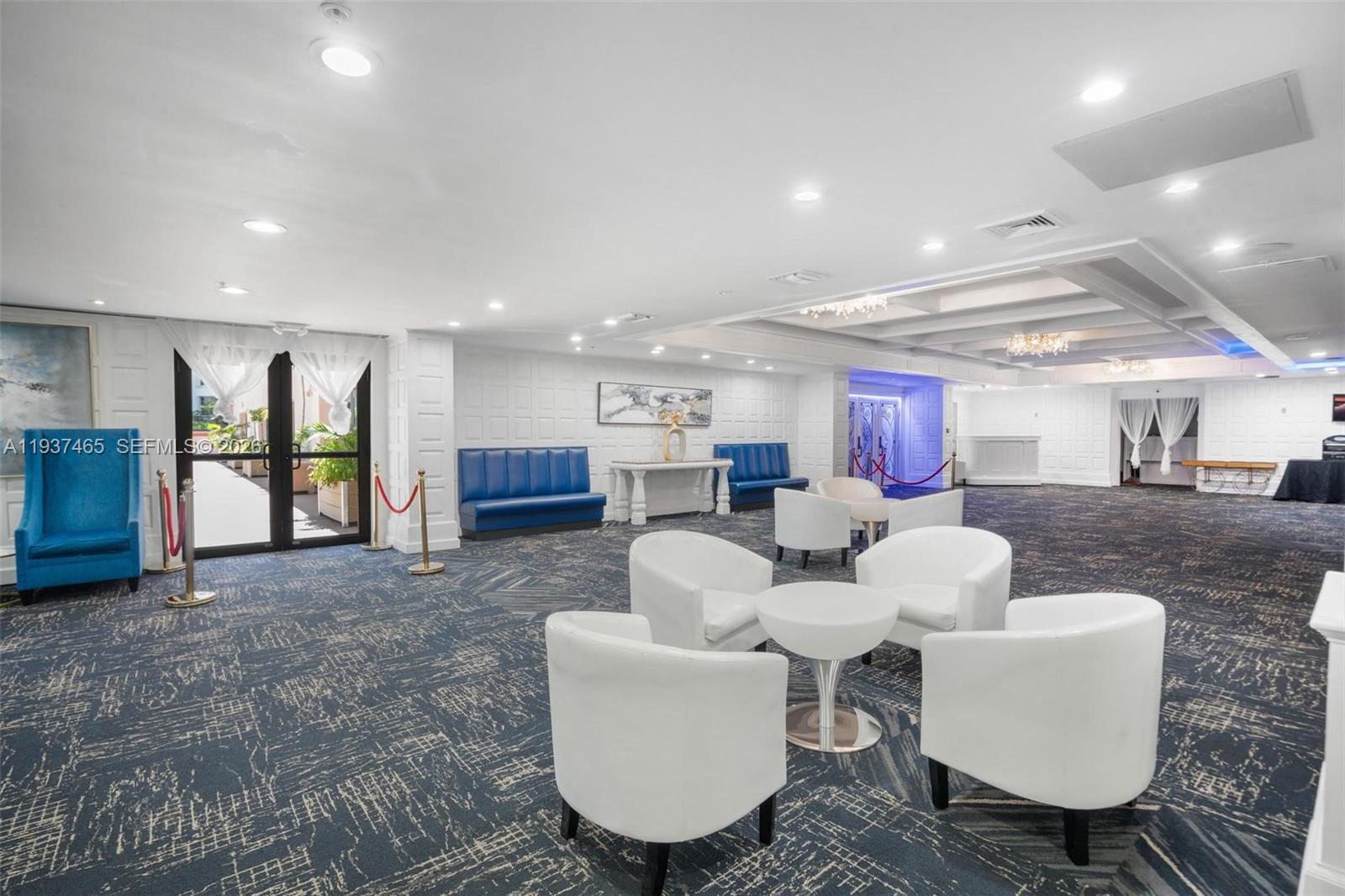 THE ALEXANDER CONDO - Residential