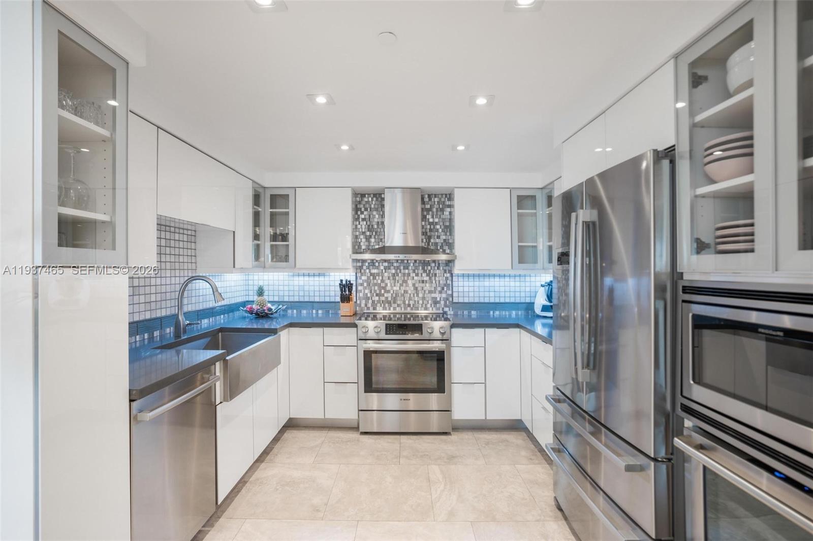 THE ALEXANDER CONDO - Residential