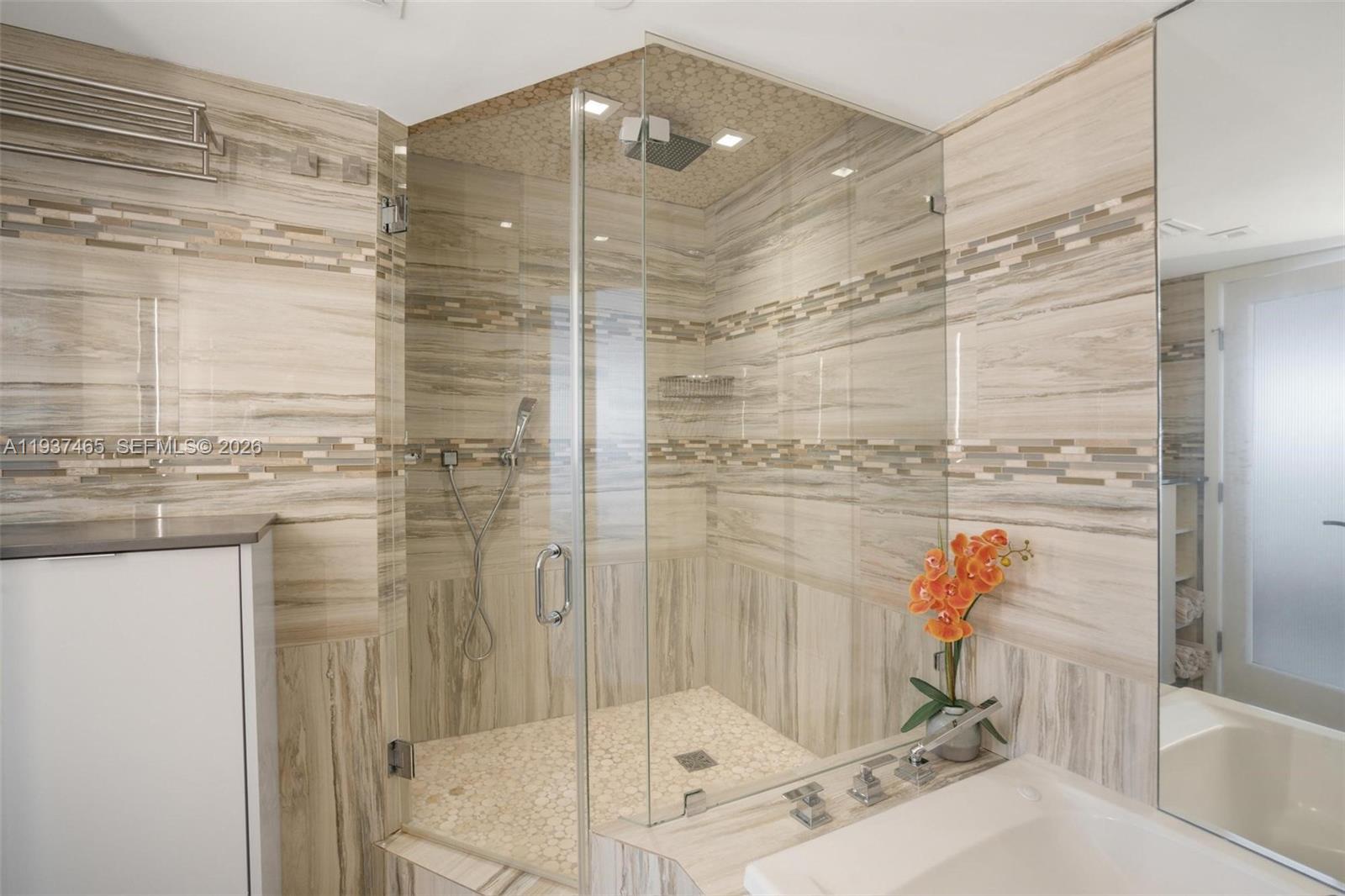 THE ALEXANDER CONDO - Residential