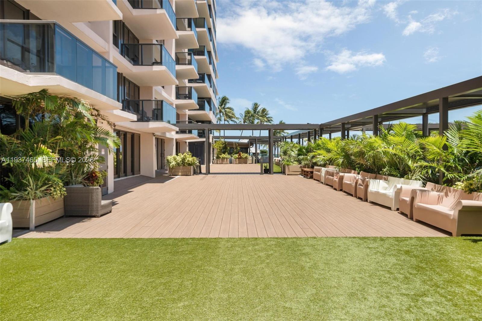 THE ALEXANDER CONDO - Residential