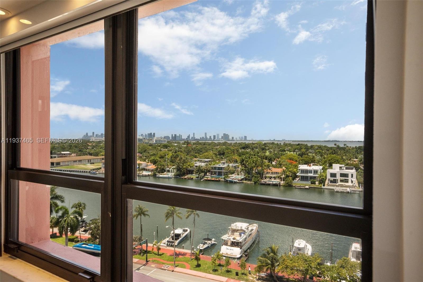 THE ALEXANDER CONDO - Residential