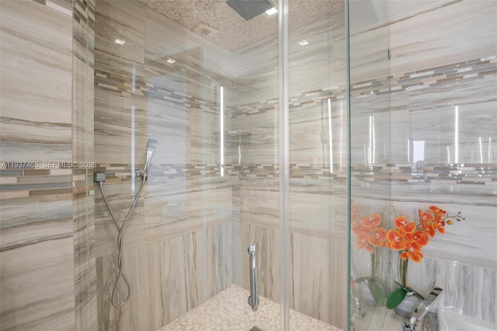 THE ALEXANDER CONDO - Residential