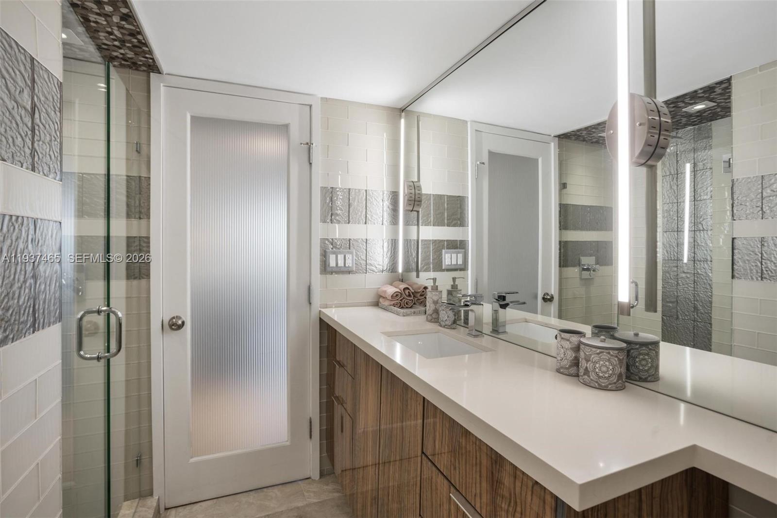 THE ALEXANDER CONDO - Residential