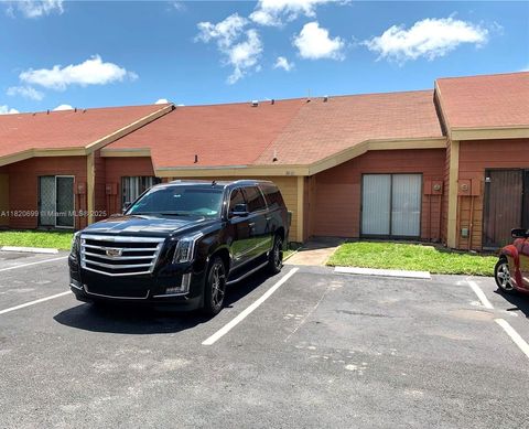 2442 NW 55th Ter Lauderhill FL 33313