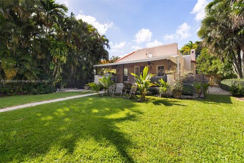 Single Family Residence in Coral Gables FL 1240 Obispo Ave 23.jpg
