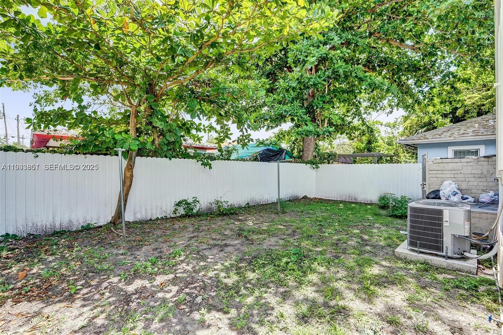 LIBERTY CITY - Residential