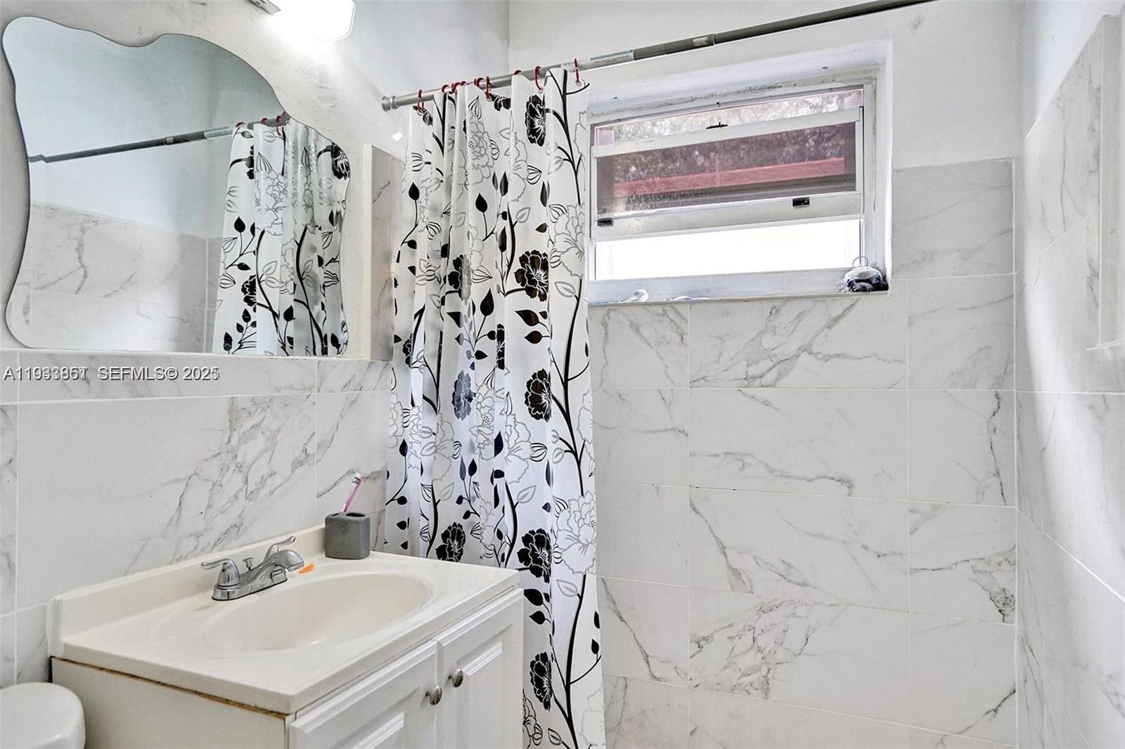 LIBERTY CITY - Residential