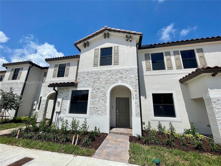 TOWNHOUSE AT CORSICA! 3 BEDROOMS AND 2.5 BATHROOMS MODERN KITCHEN WITH STAINLESS STEEL APPLIANCES. FENCED PATIO. WASHER AND DRYER  JUST MINUTES FROM FLORIDA TURNPIKE, FLORIDA KEYS AND MUCH MORE!! Requirements:TENANT TO PAY 1-MONTH LEASE AND 2 SECURITY DEPOSITS. BACKGROUND CHECK $ 49.00. TENANT TO PROVIDE: ID. INCOME VERIFICATION, CREDIT REPORT/SCORE