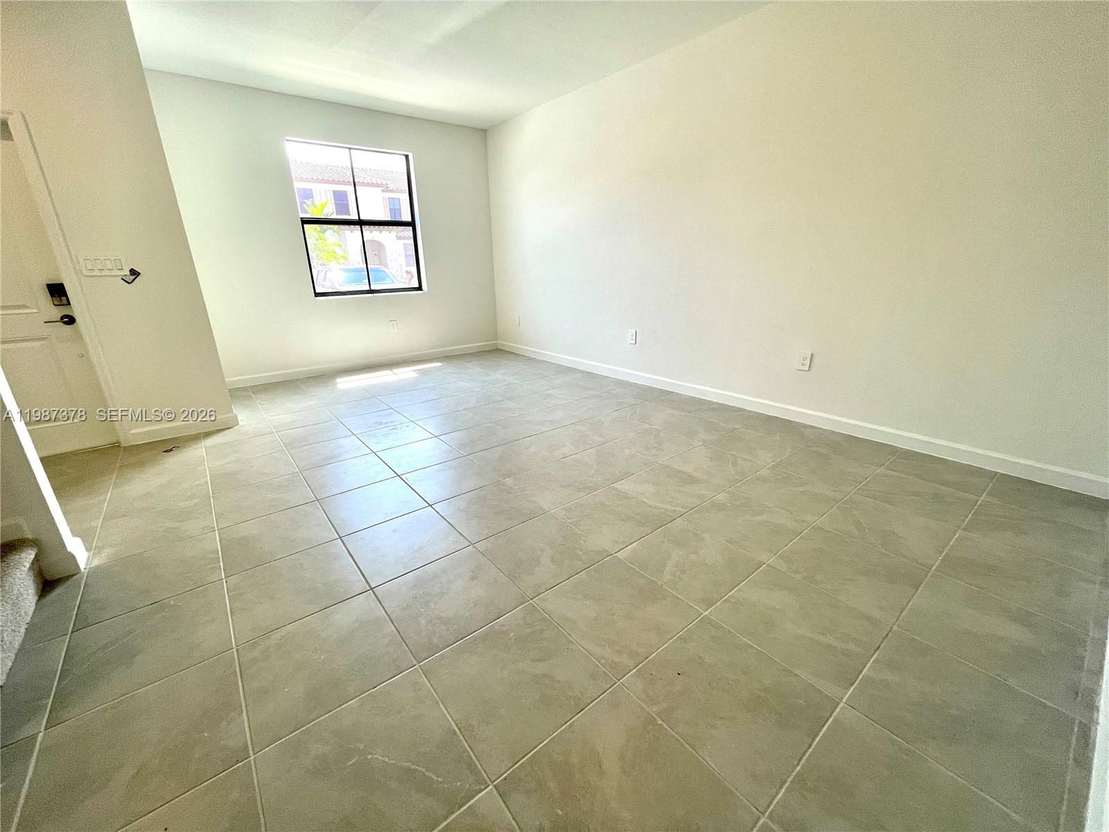 SILVER PALM RESIDENTIAL H - Residential Lease