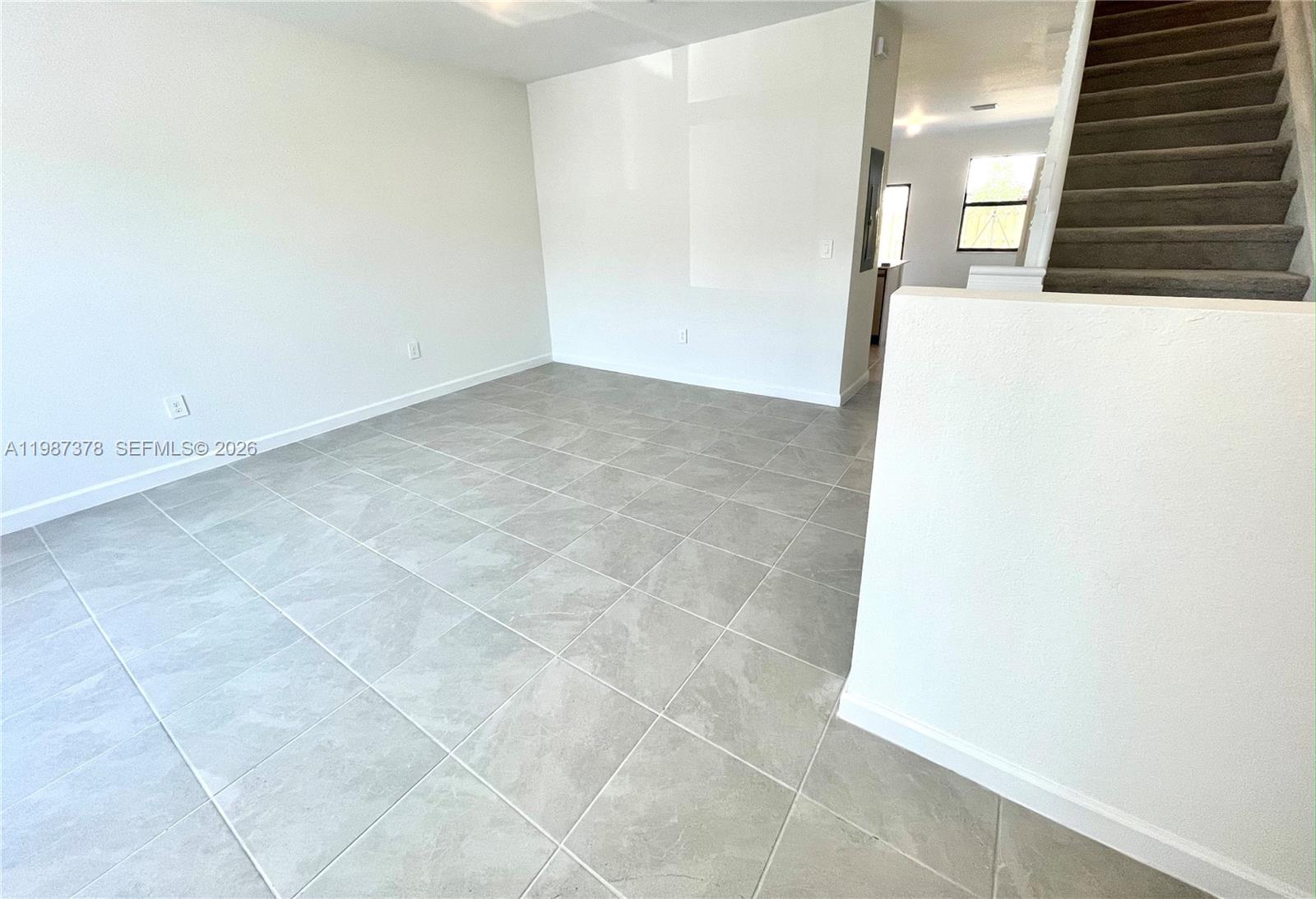 SILVER PALM RESIDENTIAL H - Residential Lease