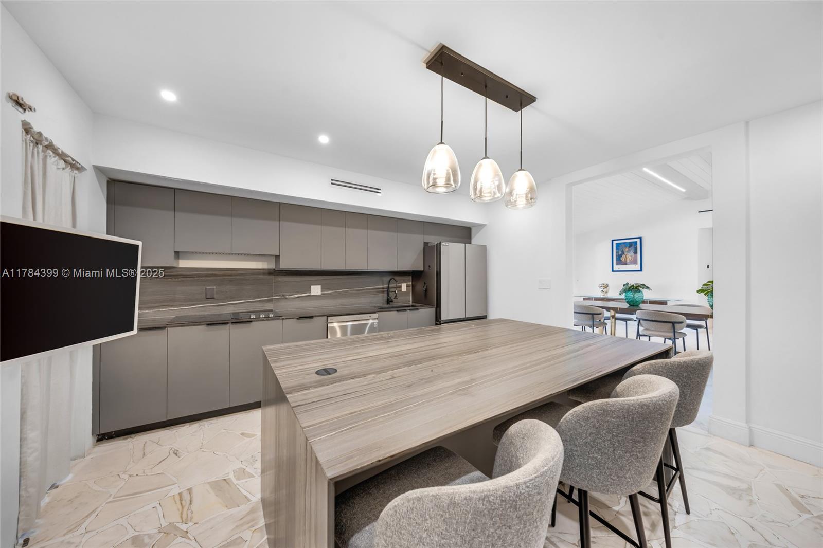 AMD PL BISCAYNE PINES - Residential