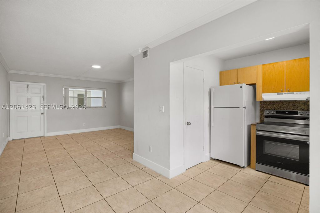 Photo of 4933 Hollywood Blvd #201, Hollywood, FL 33021 (MLS # A12061423)