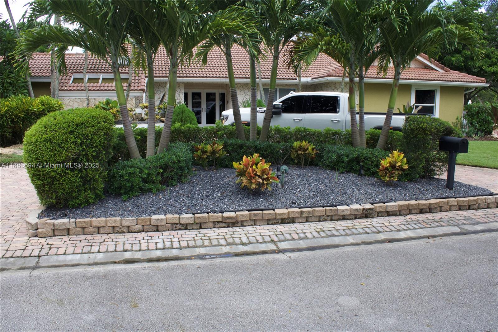 CYPRESS RUN - Residential