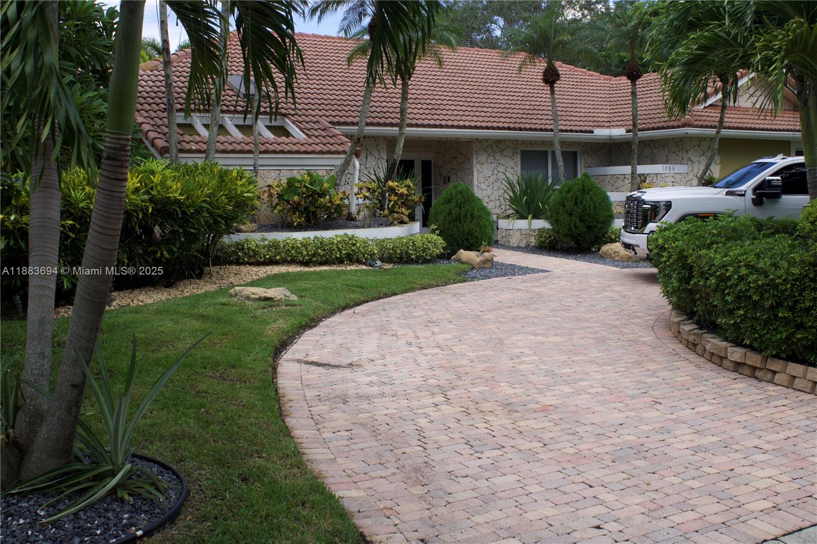 CYPRESS RUN - Residential
