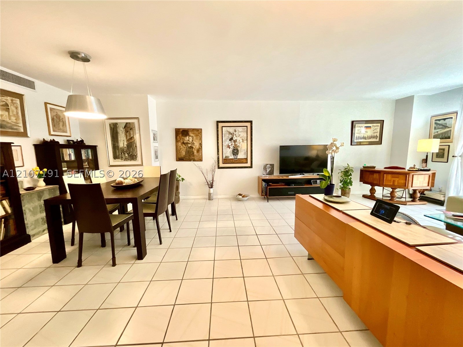 2500 Parkview Dr 1619