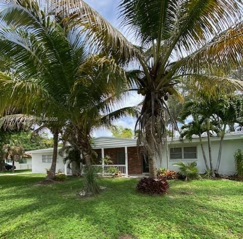 Great location in Palmetto Bay!! This one-story residence is currently a 3-bedroom, 2-bathroom home with 1,390 square feet of living space and sits on an expansive 15,406 square foot lot. With plenty of room to expand, remodel, or add your personal touch, this property is the perfect canvas to create your own private tropical retreat.
A/C is 2017 and the roof is 7 years old. Home is currently on septic.