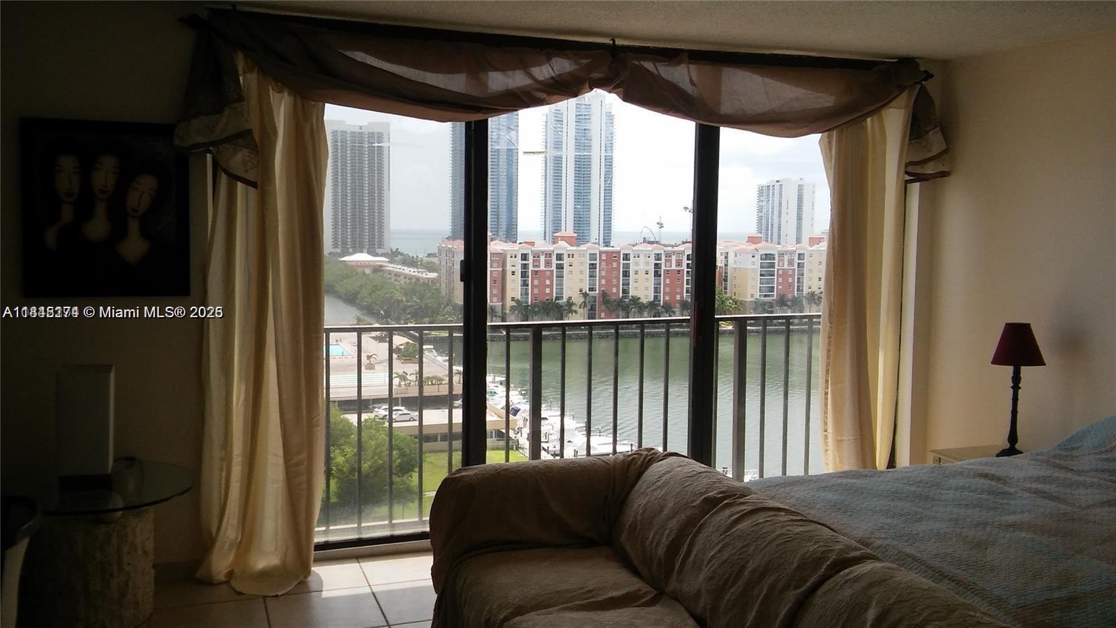 290 174th St 1415