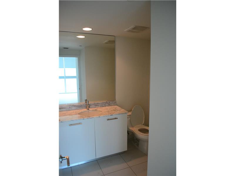 500 BRICKELL EAST TOWER - Residential Lease