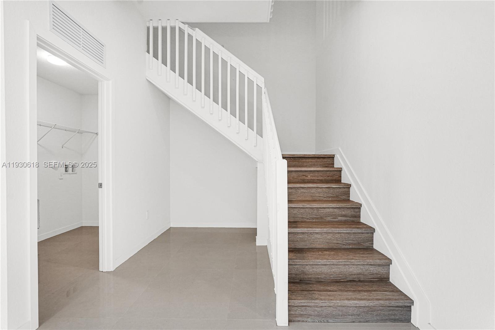 CHLOE ESTATES - Residential