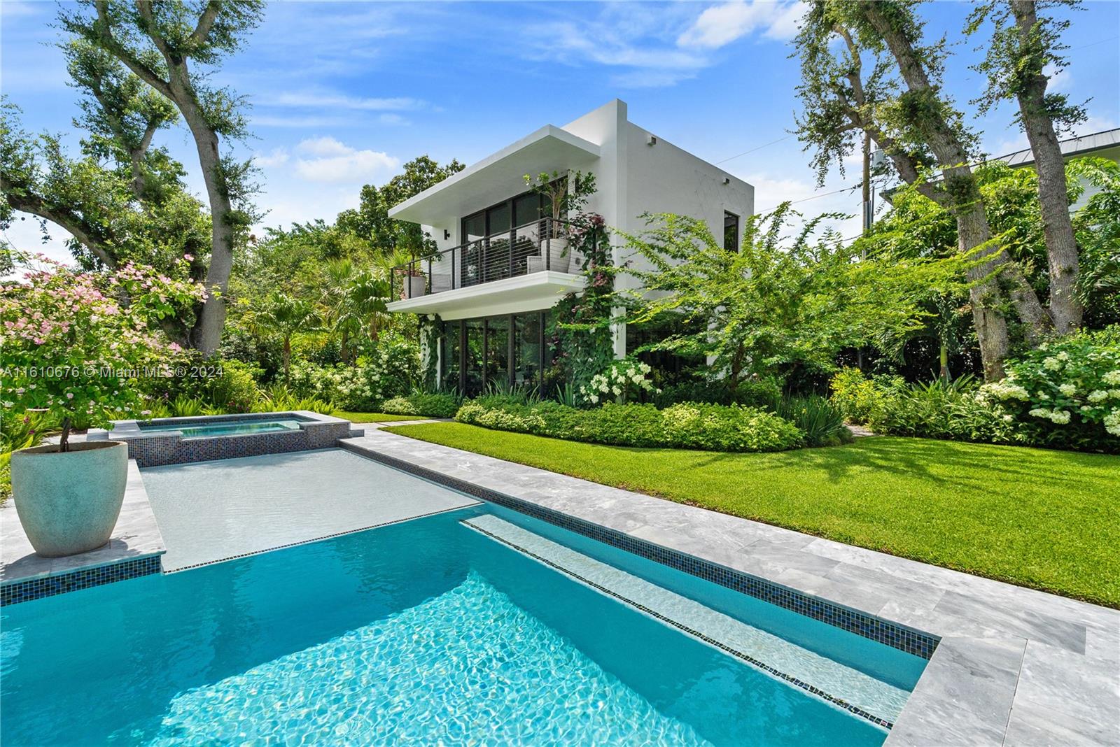 GRANADA PARK AMD - Residential
