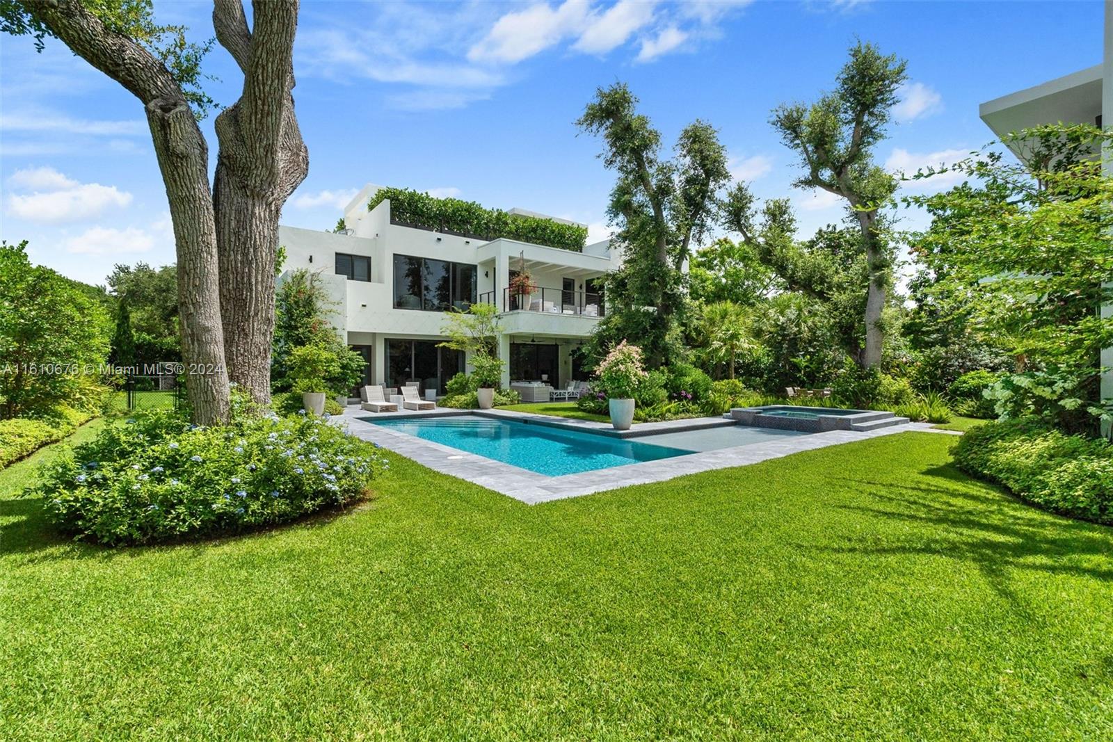 GRANADA PARK AMD - Residential