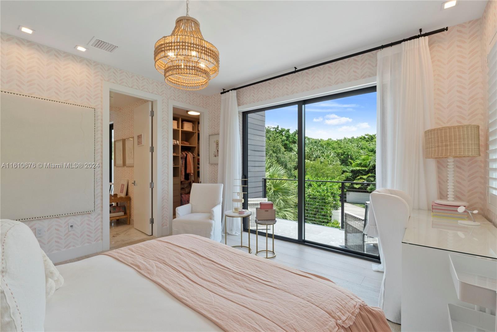 GRANADA PARK AMD - Residential