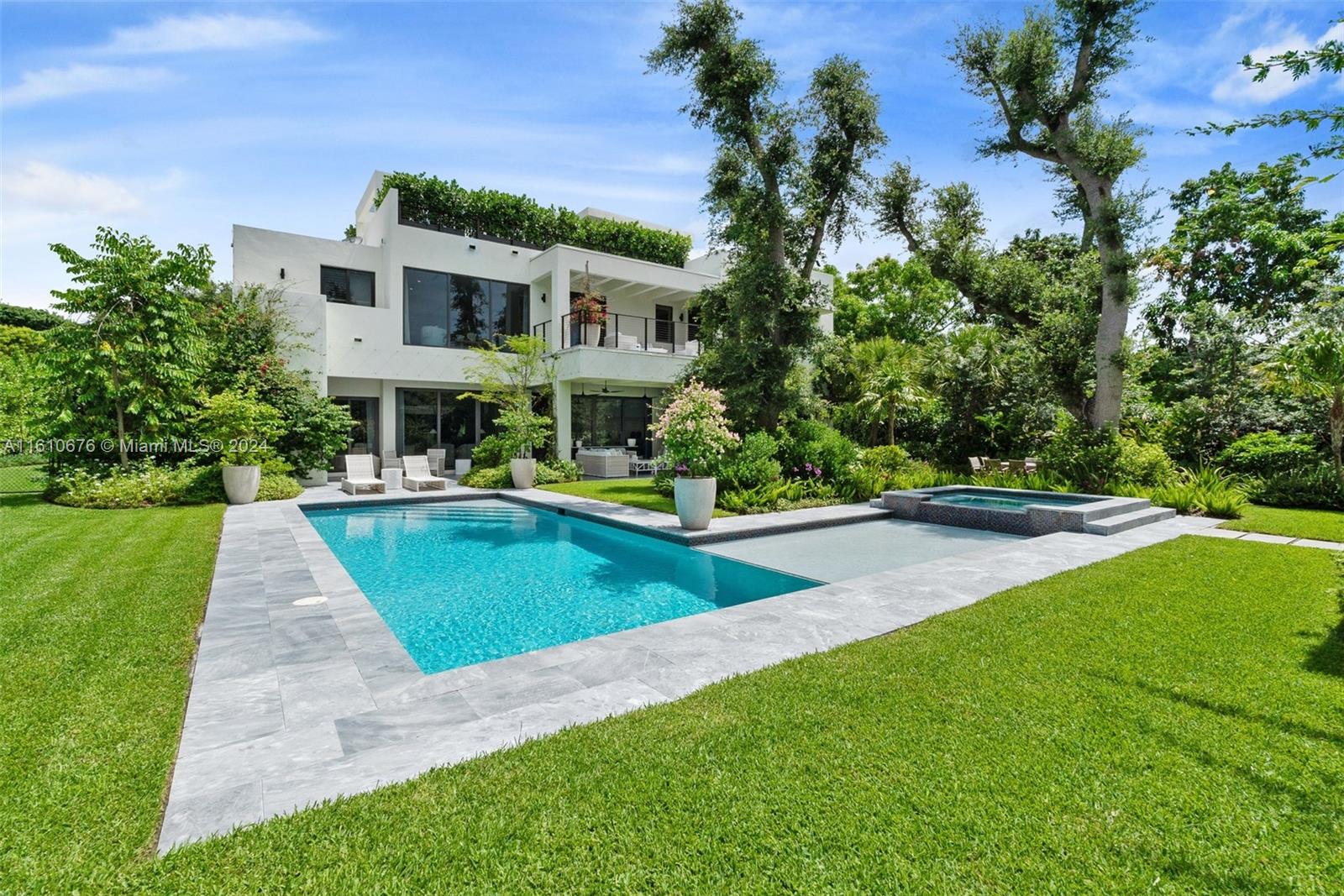 GRANADA PARK AMD - Residential