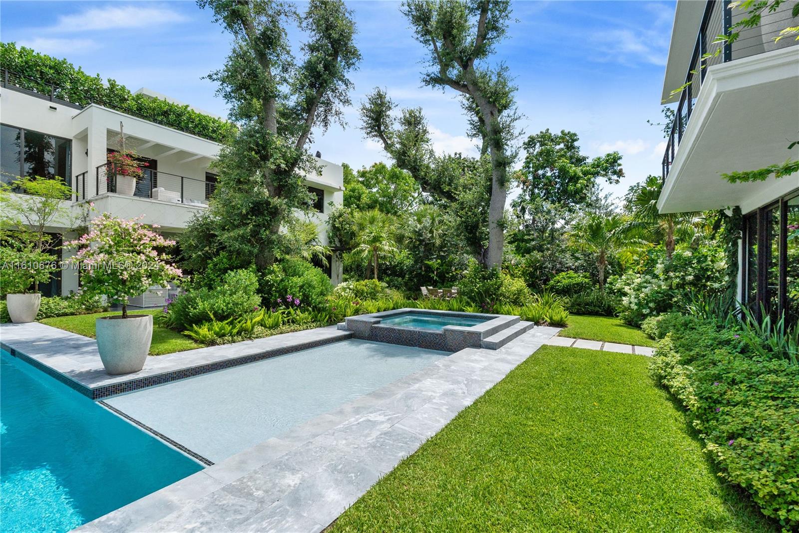 GRANADA PARK AMD - Residential