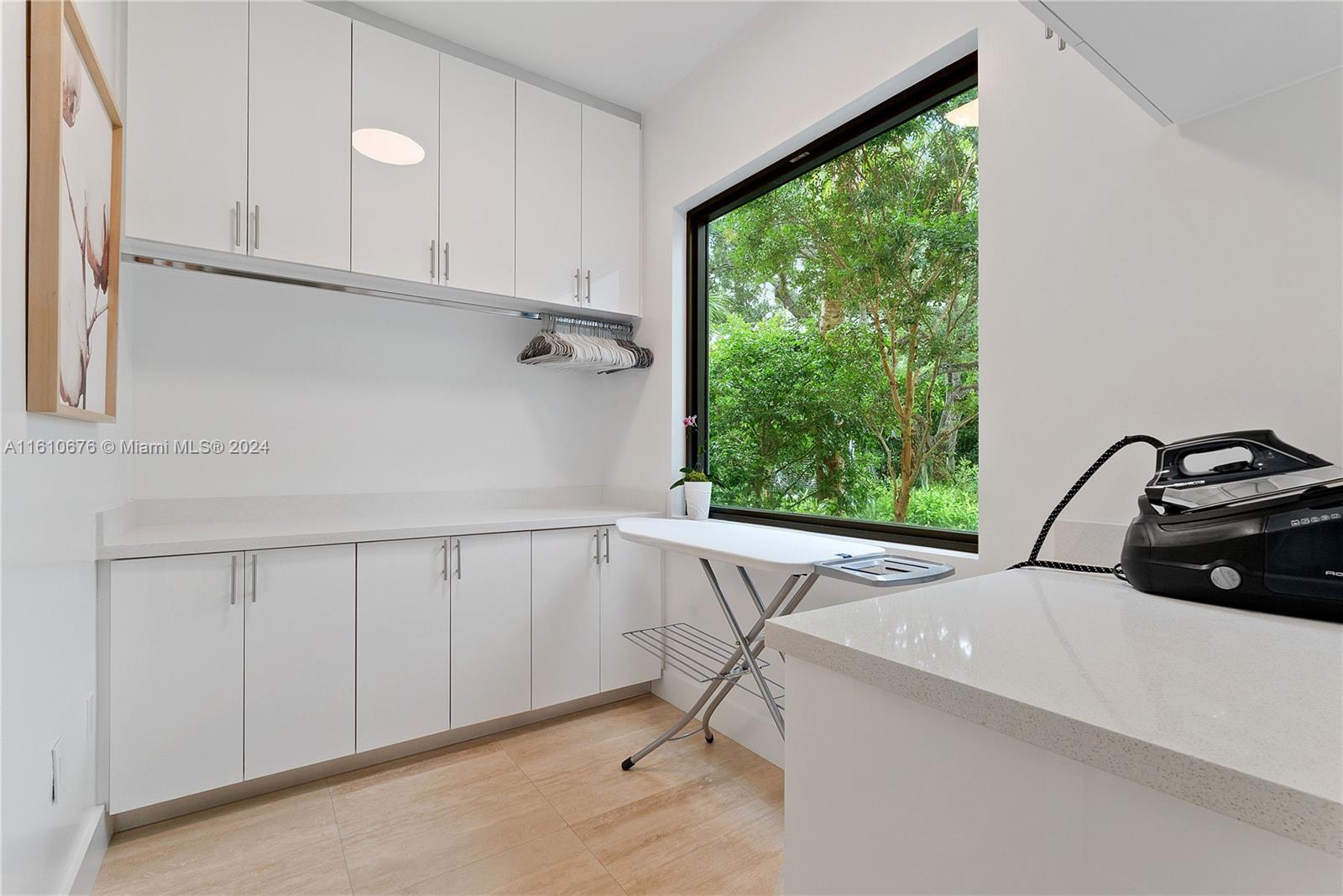 GRANADA PARK AMD - Residential