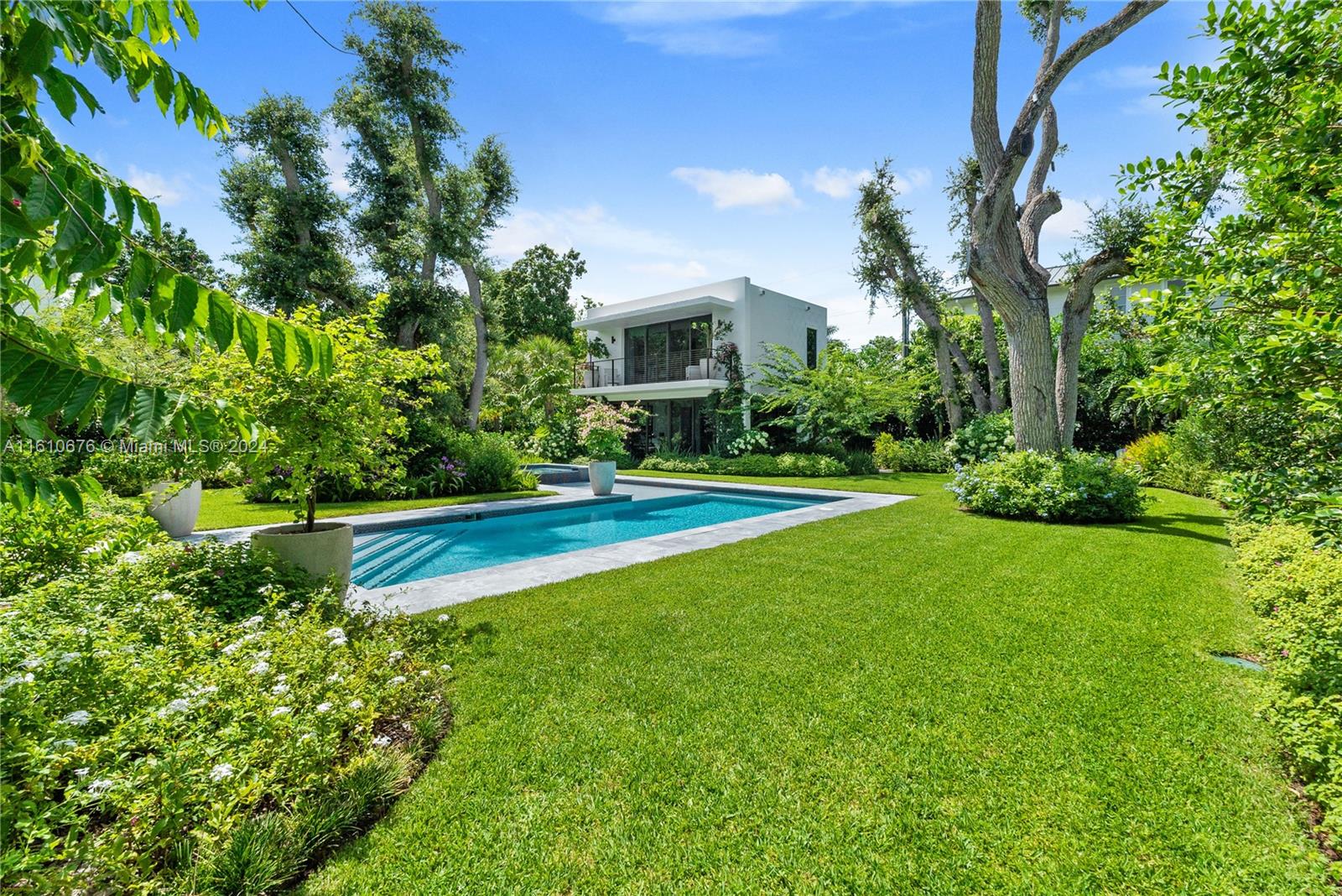GRANADA PARK AMD - Residential