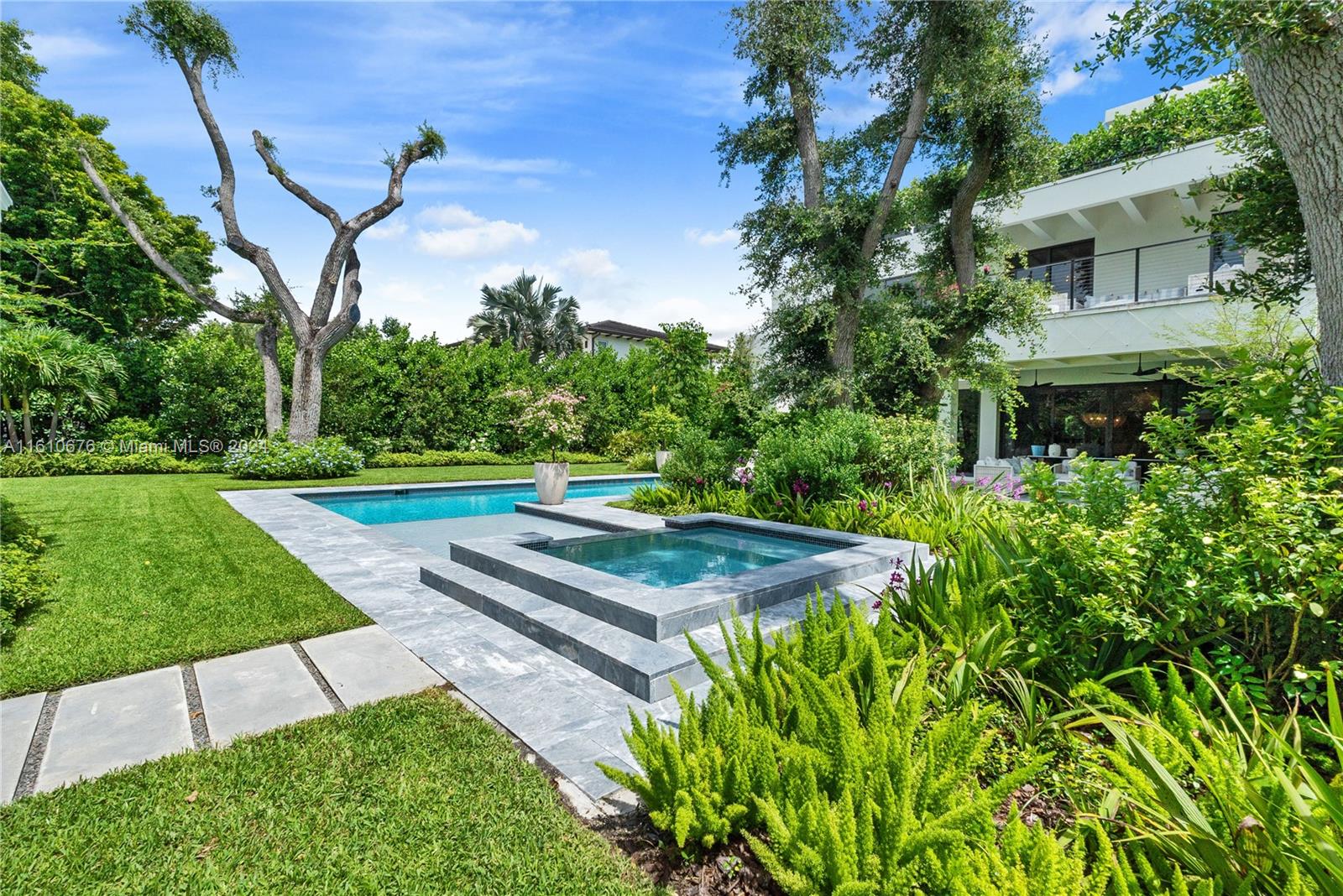 GRANADA PARK AMD - Residential