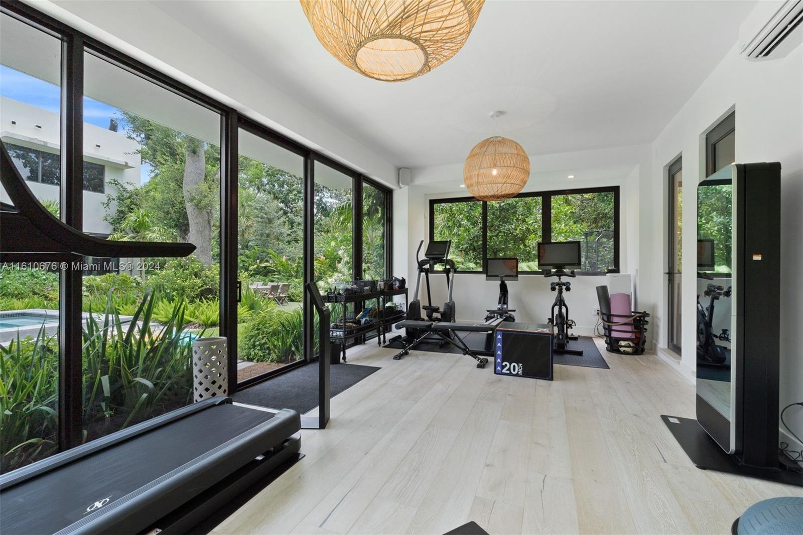 GRANADA PARK AMD - Residential